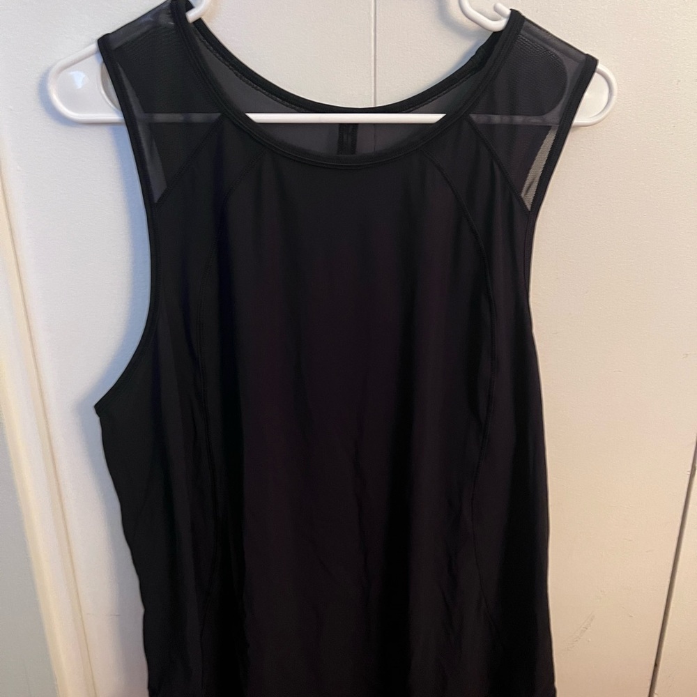 Lululemon black sculpt tank